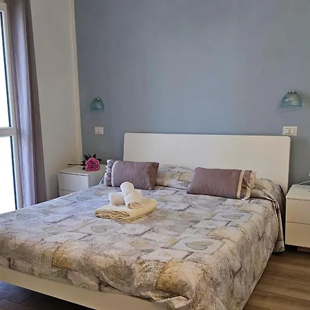 In Centro شقة سانتا تيريزا غالّورا